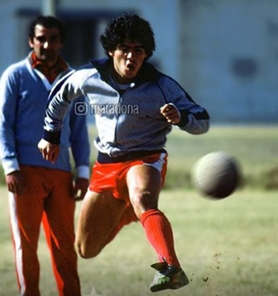 Diego Maradona por muito pouco não jogou na Inglaterra