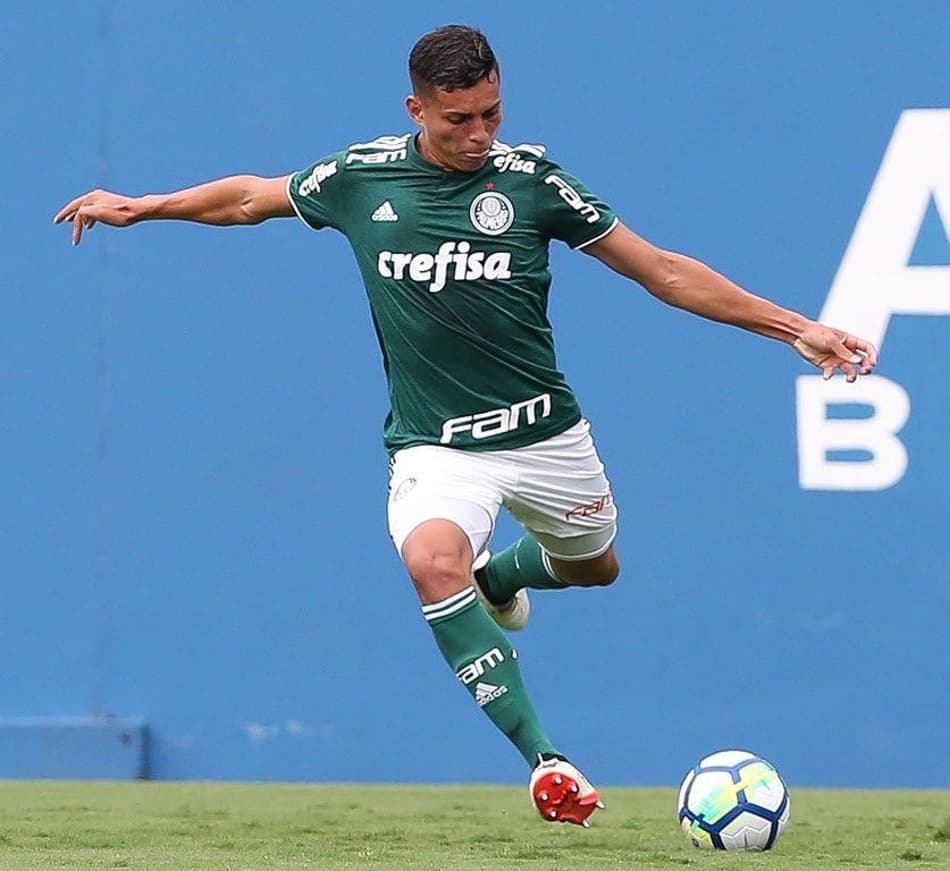 Fã de Gómez, campeão mundial sub-17 lamenta paralisação no Palmeiras