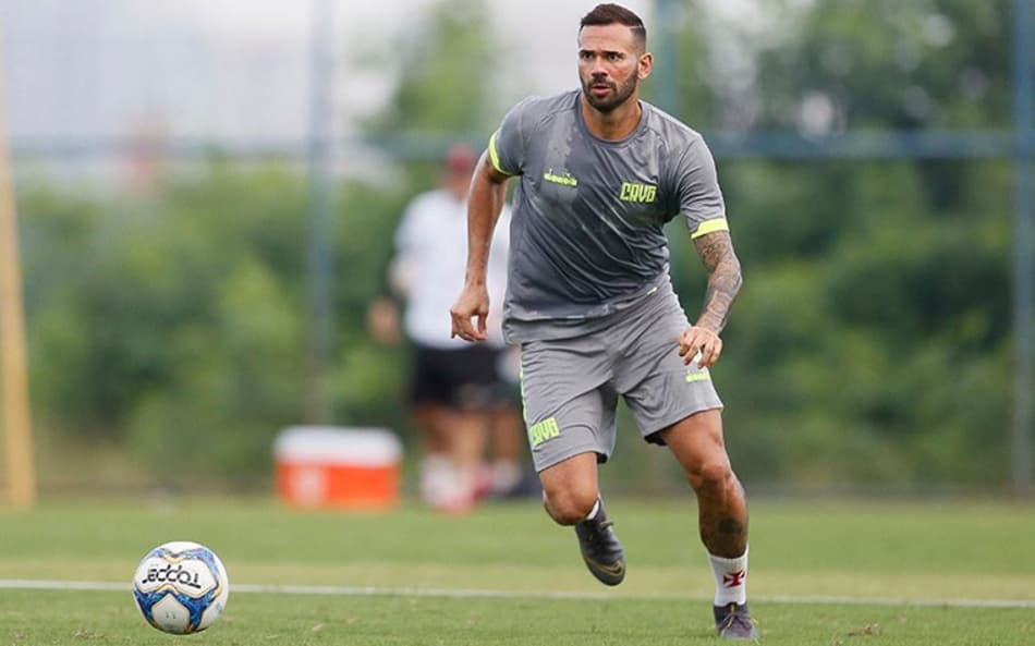 VÍDEO: Castan manda mensagem emocionante aos torcedores do Vasco
