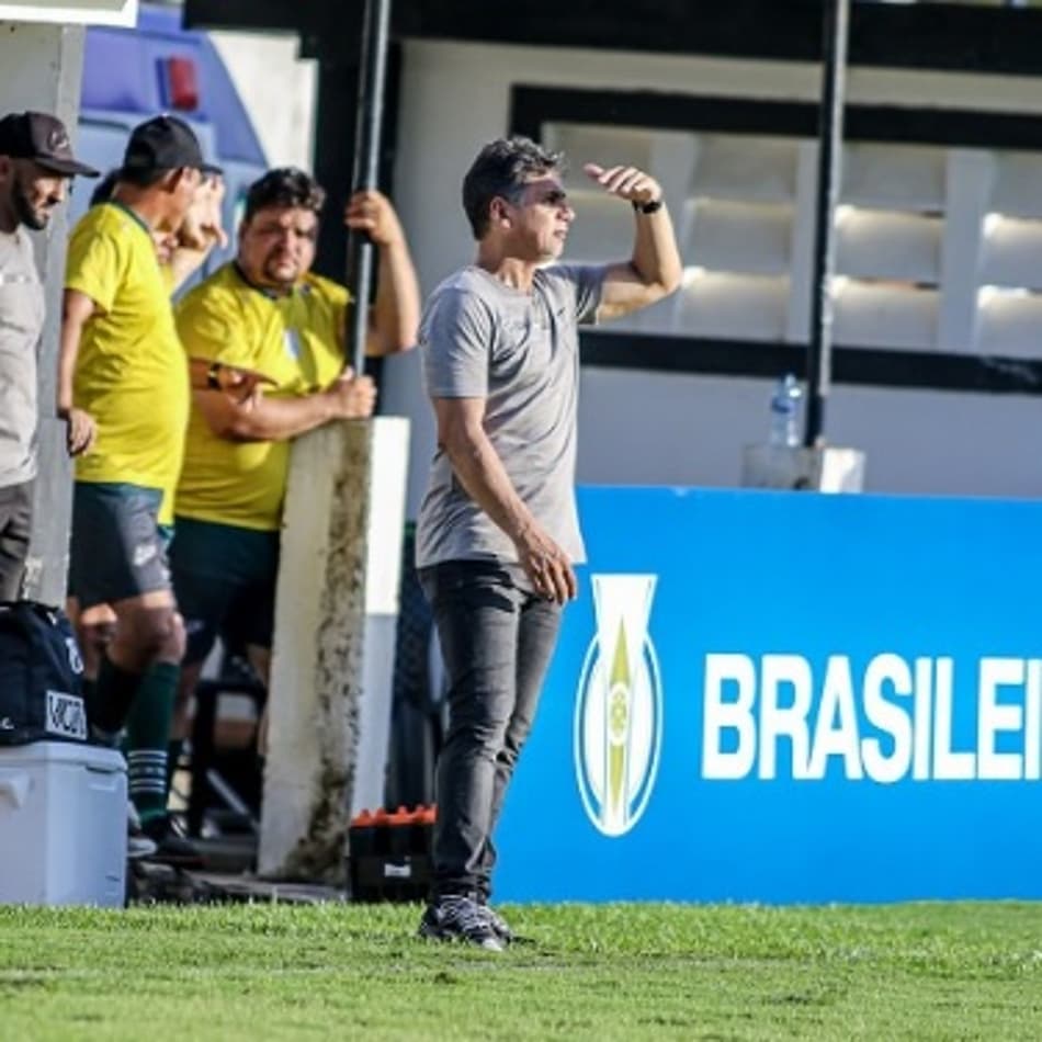 Ídolo no Ceará, Sérgio Alves sonha com feito no Brasileirão Feminino