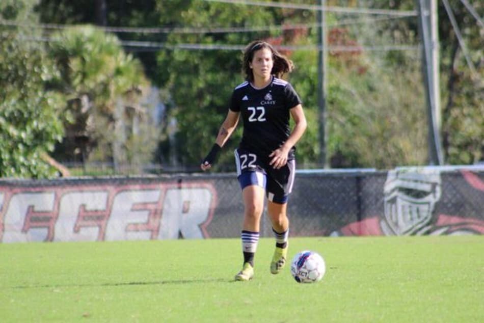 Zagueira venezuelana diz que tem meta de defender o Bayern de Munique