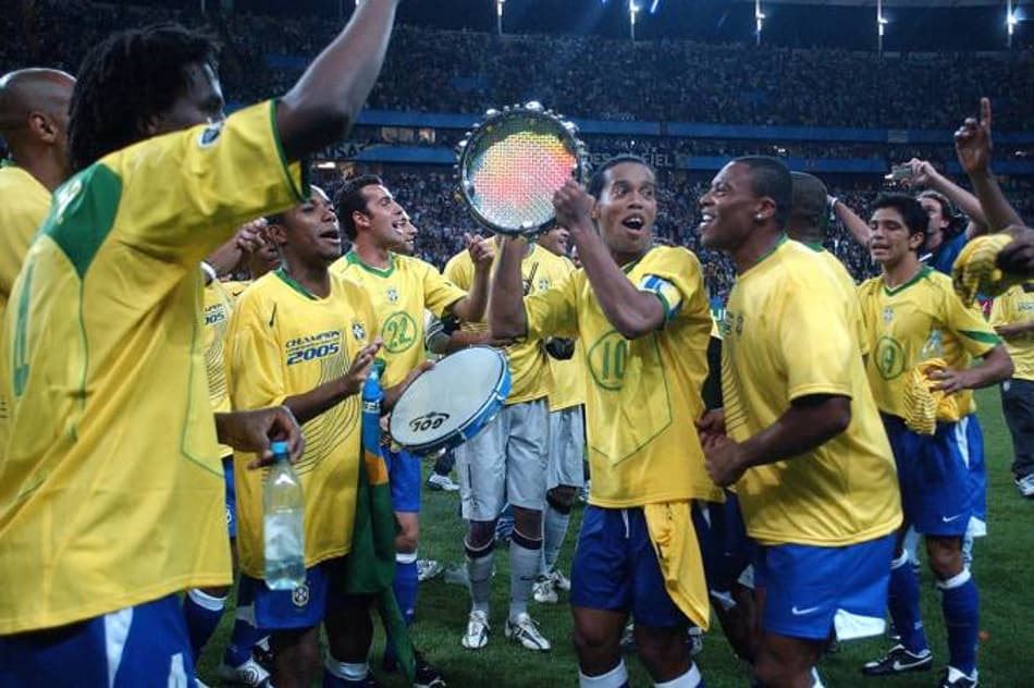 Vai passar na TV! Como estão os jogadores brasileiros campeões da Copa das Confederações de 2005?