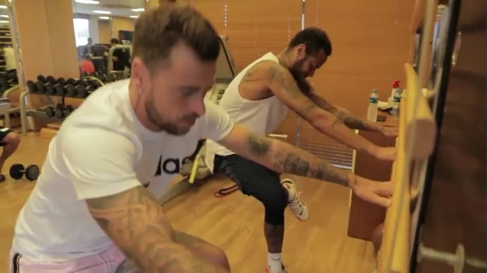 VÍDEO: Neymar e Lucas Lima treinam juntos durante quarentena