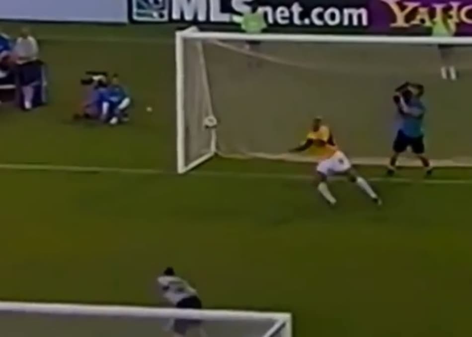 MLS faz TBT nas redes sociais com gol a gol entre goleiros