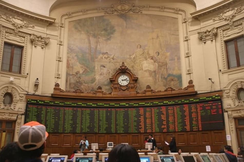 O futebol chileno e a administração com venda de ações na bolsa