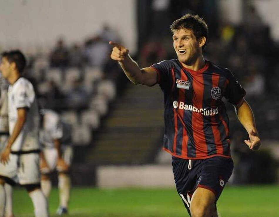 Kannemann recorda primeiro jogo como profissional e títulos pelo San Lorenzo
