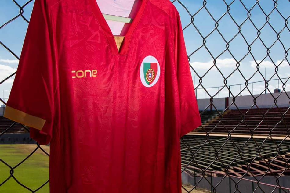Portuguesa lança terceira camisa para o ano do centenário do clube