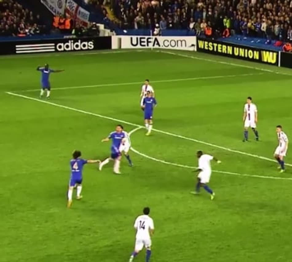 Golaço de David Luiz é destacado em rede social; Assista