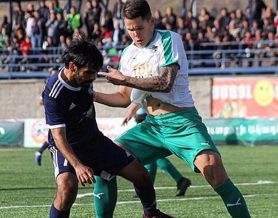 Formado no Avaí, zagueiro aproveitará pausa para tratar lesão no DM do clube