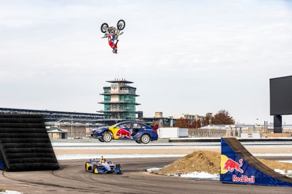 VÍDEO: Pastrana, Rossi e Duffy realizam espetáculo radical em Indianápolis