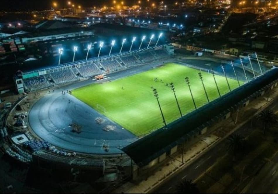 Estádio é remodelado e ganha ares de modernidade no Chile