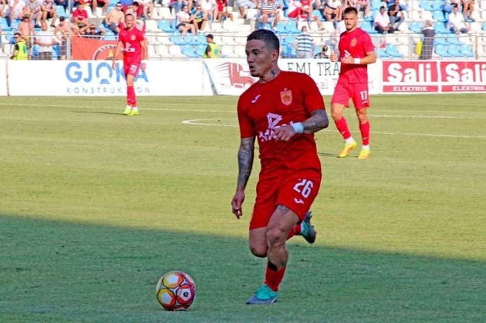 Brasileiro ex-Figueirense se diz preparado para volta do futebol na Albânia