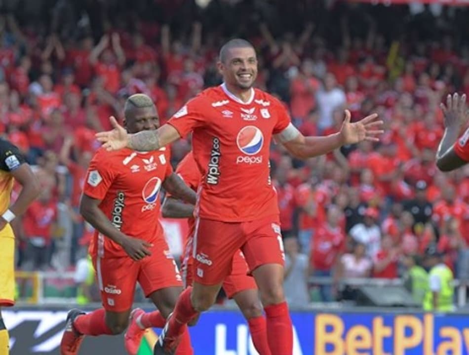 Técnico espanhol pode assumir equipe da América do Sul