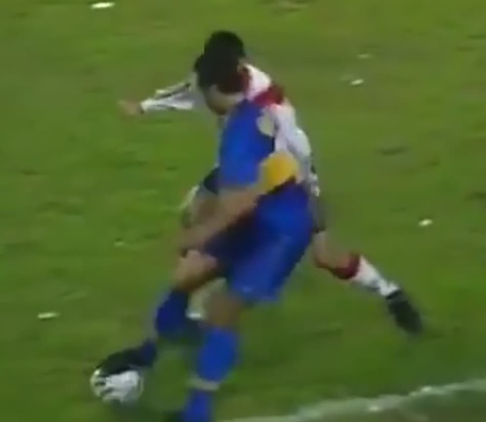 Drible antológico de Riquelme na Libertadores completa 20 anos; Assista