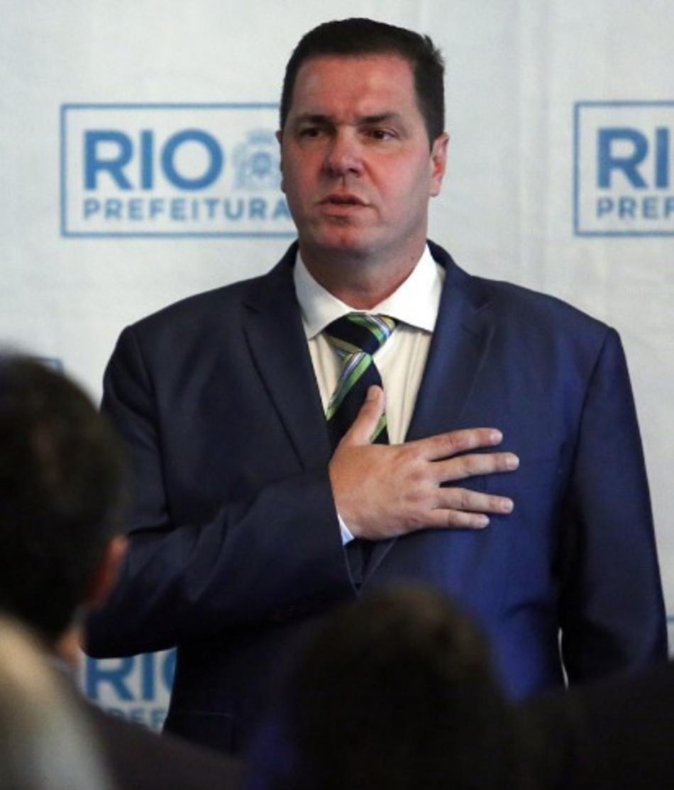 Record contrata para comentar Cariocão ex-árbitro que foi secretário de Crivella e Witzel