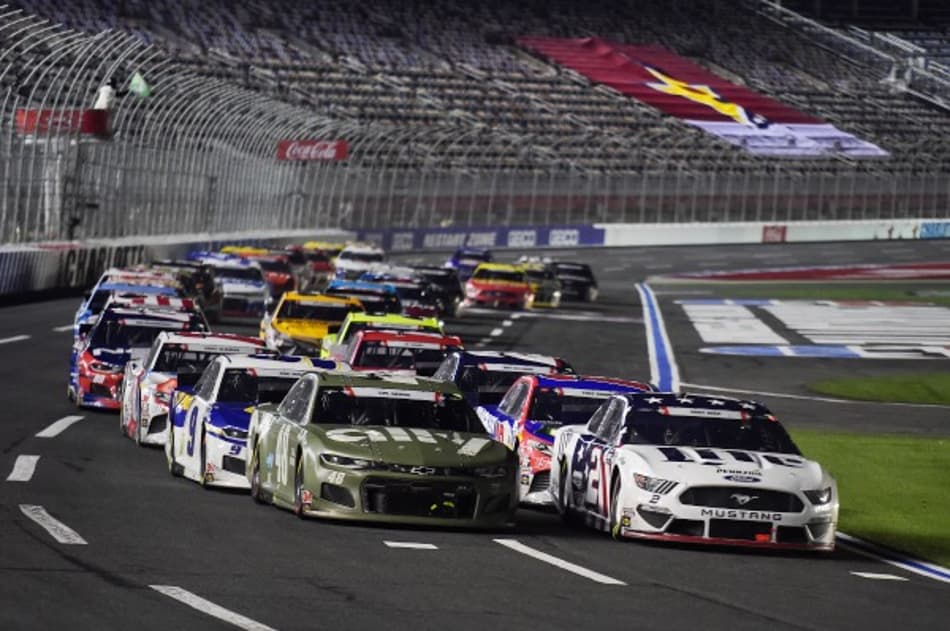 Na corrida mais longa da história da NASCAR, Keselowski vence sua primeira ‘Coca-Cola 600’ no Charlotte Motor Speedway