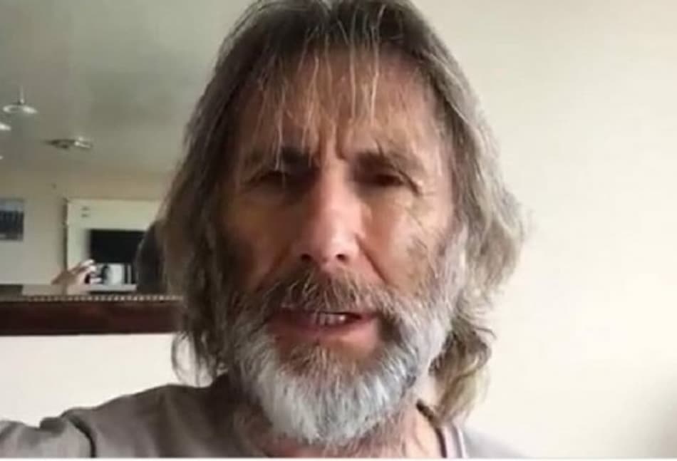 Ricardo Gareca aparece com novo look nas redes e gera piada nas redes