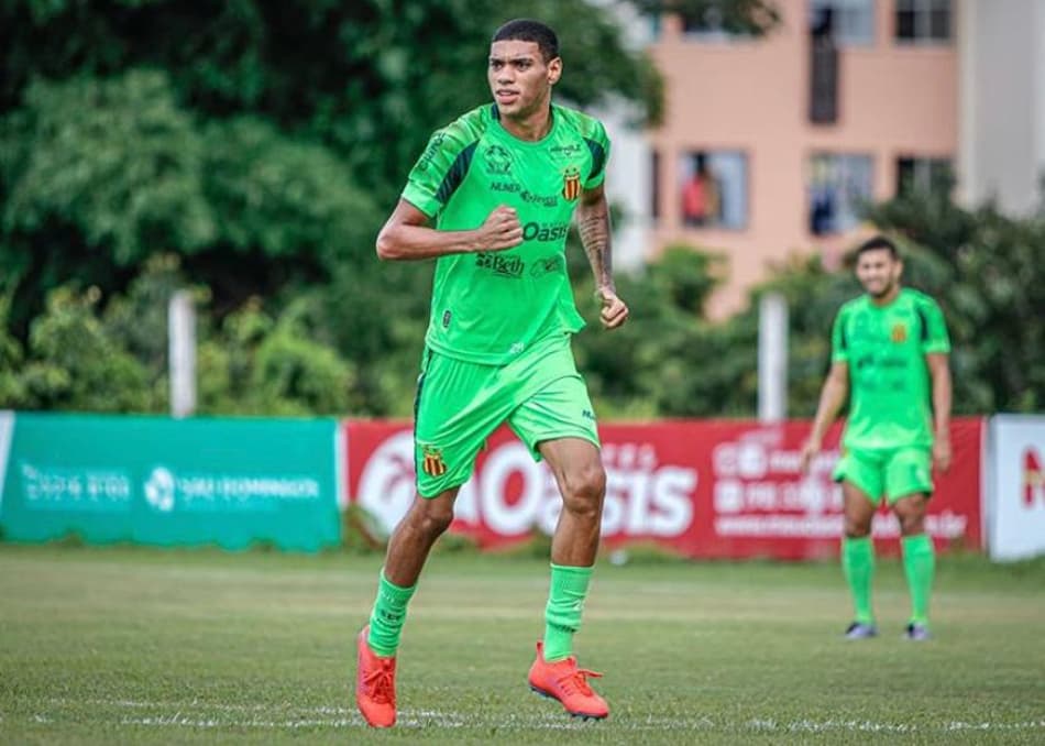 Reforço do Sampaio Correa, Ramon Tressoldi está ansioso para retornar à equipe pós-pandemia