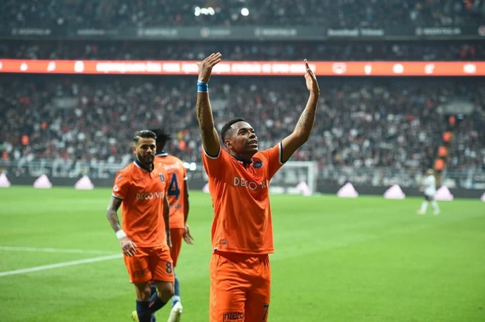 Campeão turco anuncia a saída de Robinho após duas temporadas