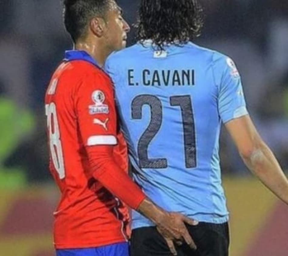 Ex-companheiro afirma que Cavani perdoou Gonzalo Jara por 'dedada'