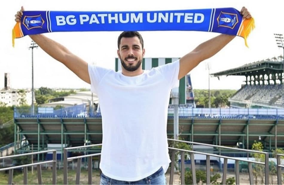 Após ótimo início, Victor Cardozo amplia contrato com clube tailandês