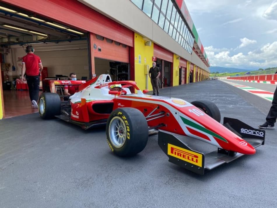 Gianluca Petecof volta da quarentena e domina treinos da F3 Regional Europa em Mugello