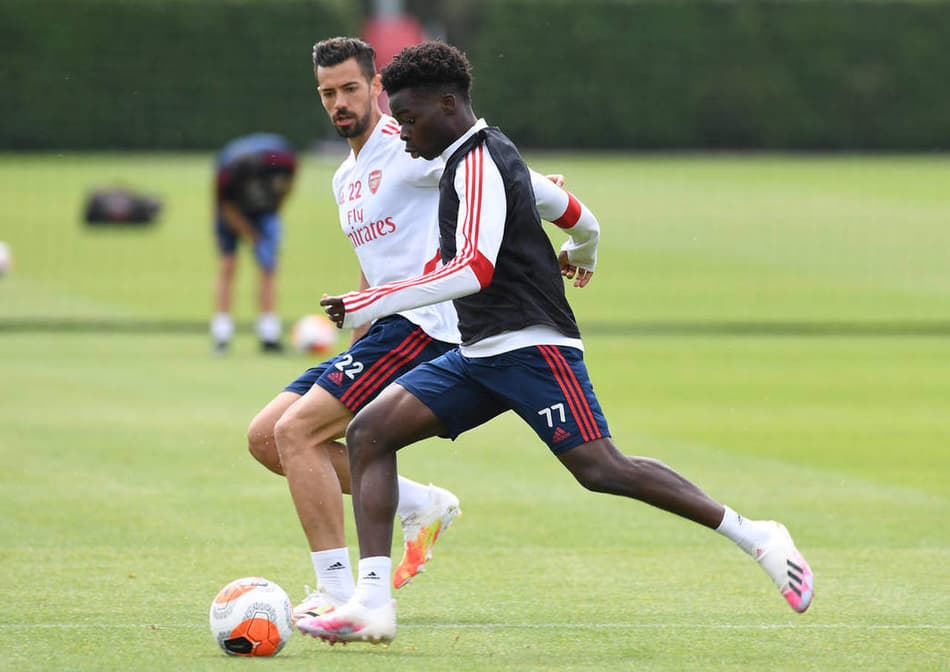 VÍDEO: Arsenal faz últimos ajustes para volta do Campeonato Inglês
