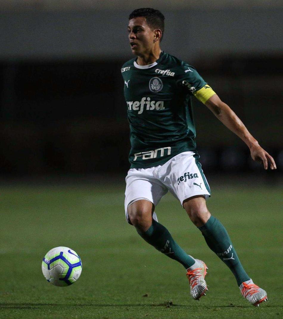 Campeão mundial vive expectativa de estreia no sub-20 do Palmeiras