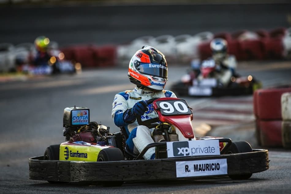 Corrida solidária Campeões Unidos por Cotia arrecada 8.700 Kg de alimentos e 3.000 máscaras