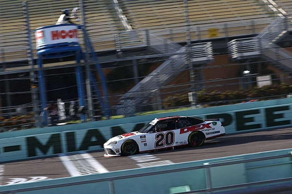 NASCAR Xfinity: Harrison Burton lidera tiro final para vencer em Homestead-Miami