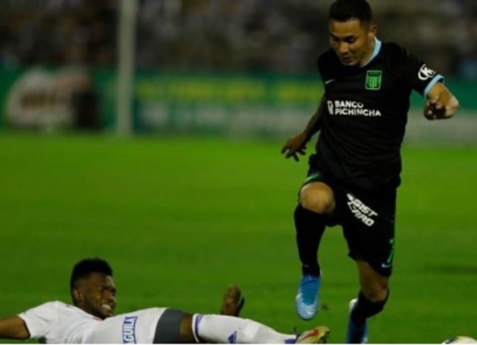 Atacante é mandado embora de gigante sul-americano por indisciplina; Veja