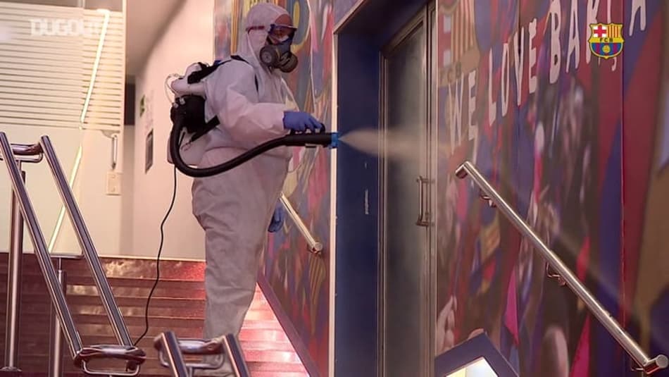 Barcelona desinfeta o estádio Camp Nou para duelo contra o Leganés