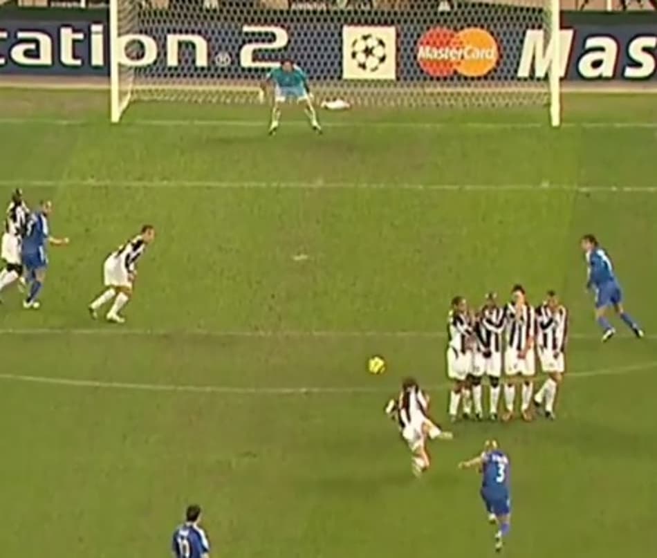 Roberto Carlos ou Buffon? UEFA relembra bomba do lateral diante do goleiro; Assista