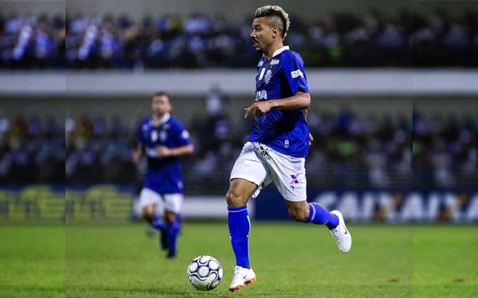 Atacante Hugo Cabral acerta com time do Chipre