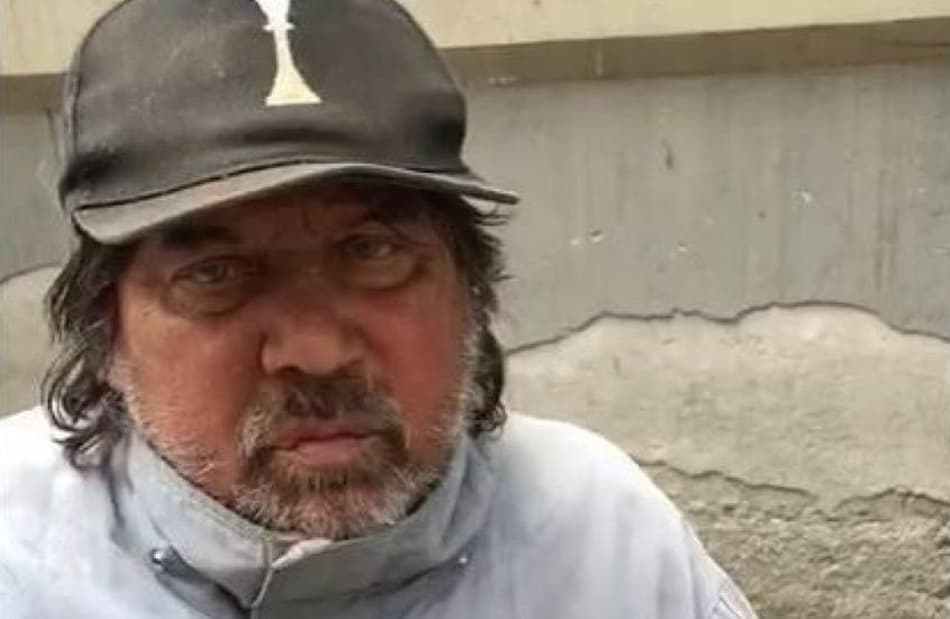 Ex-companheiro de Maradona no Napoli é encontrado dormindo na rua
