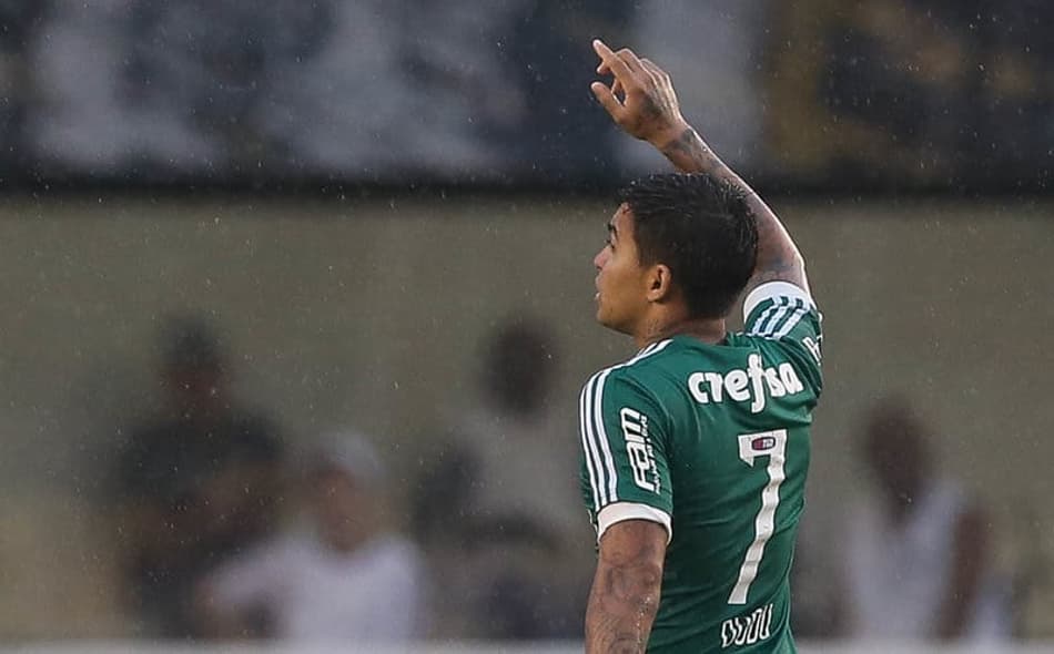 Chapéu, acusações, títulos no Palmeiras… Veja 11 momentos da carreira de Dudu
