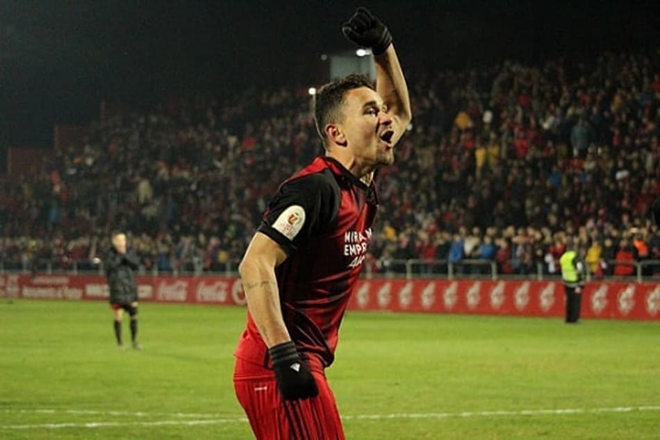 Brasileiro completa 150 jogos oficiais na Espanha