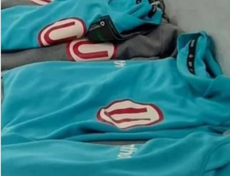 Cor do rival? Torcida se revolta com nova camisa de treino e cobra o clube