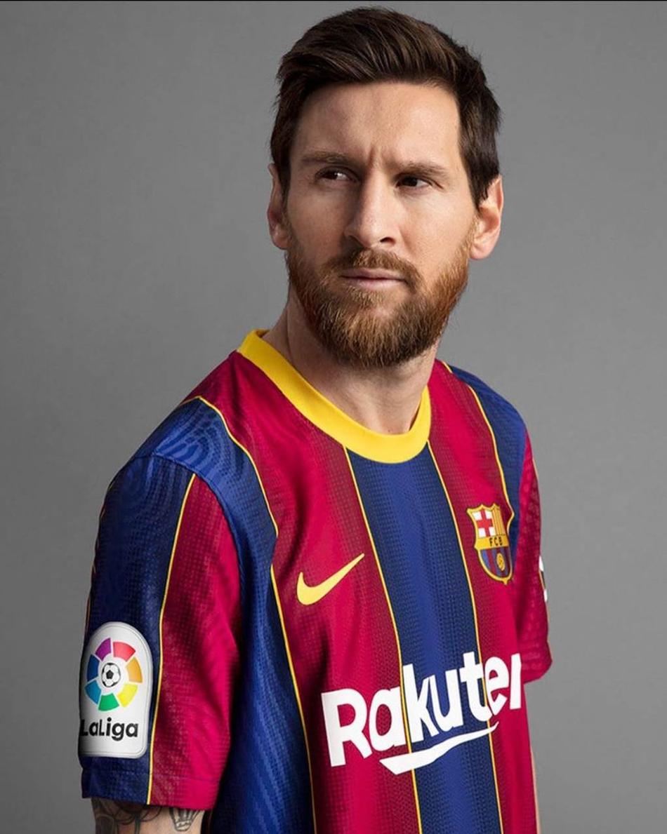 Curtiu a camisa? Barcelona lança novo uniforme titular; confira fotos