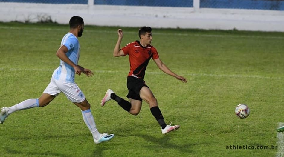 Athletico abre vantagem, mas toma gol do Londrina no fim pelas quartas do Paranaense