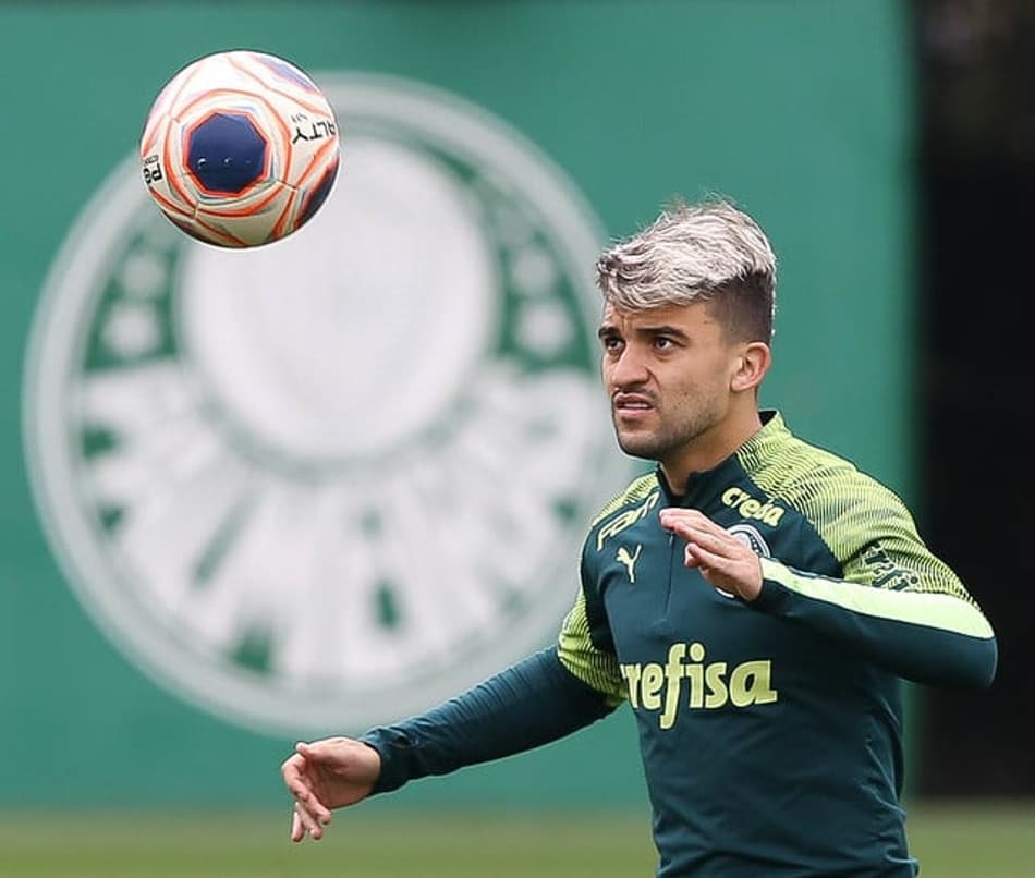 Victor Luis é emprestado para Botafogo e se despede do Palmeiras