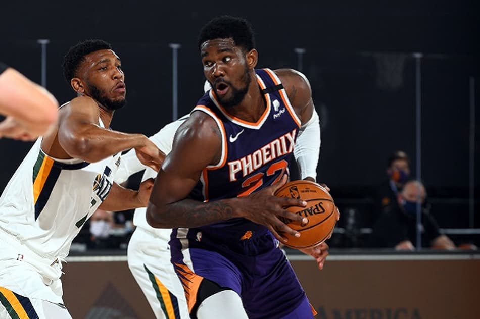 Deandre Ayton treina para aprimorar arremesso de três