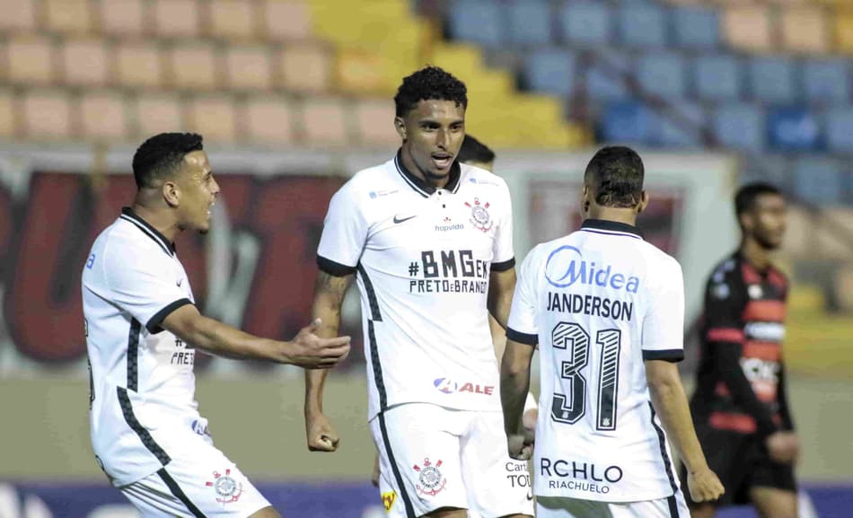 Corinthians vence o Oeste e se classifica para as quartas do Paulista