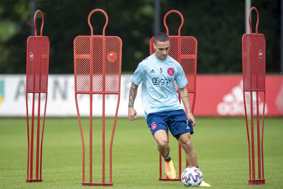 VÍDEO: Veja os bastidores do primeiro dia de Antony no Ajax