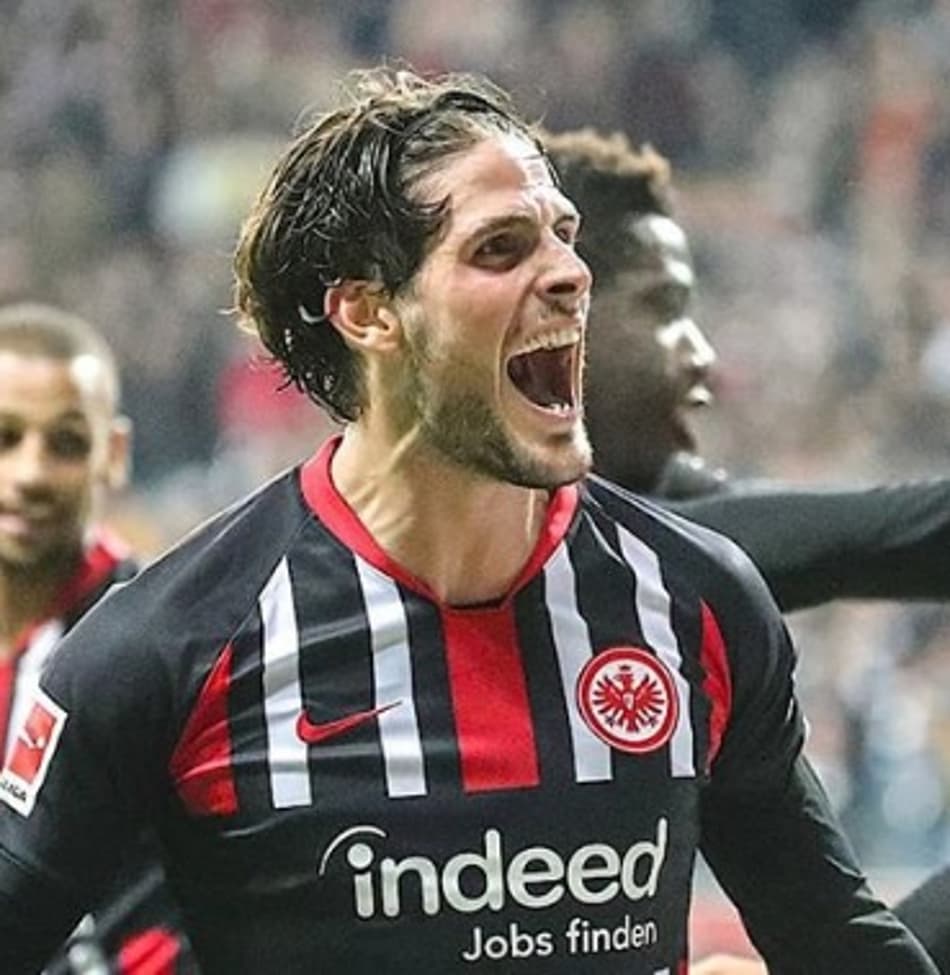 Atacante da Bundesliga se oferece para jogar em time da América do Sul; Confira