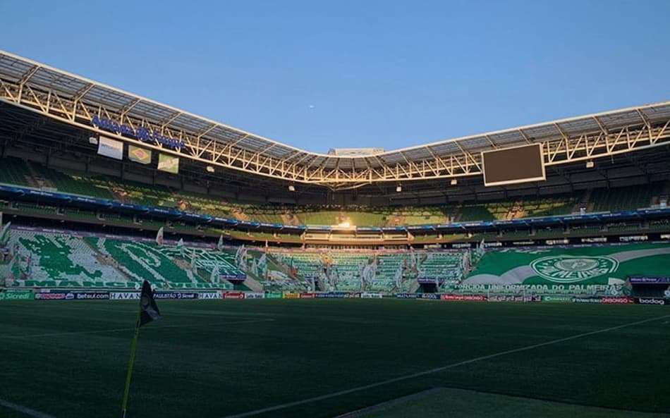 COLUNA DE VÍDEO: Qual objetivo do Palmeiras em usar símbolo de organizada em mosaico?