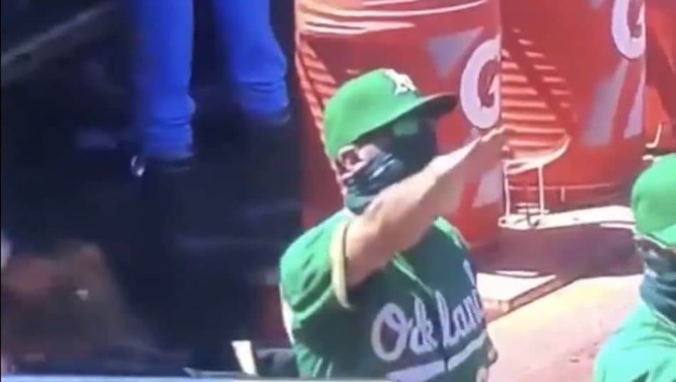 Treinador da MLB se desculpa por gesto nazista