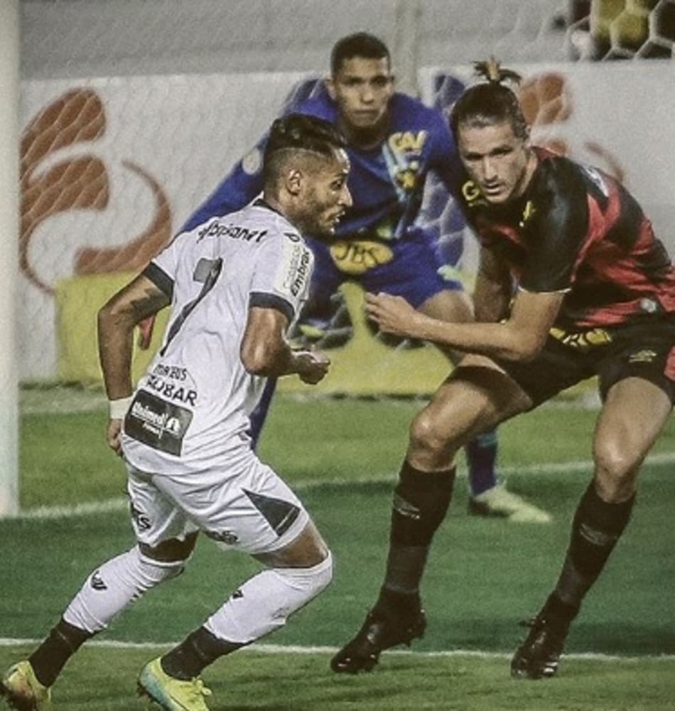 Guto Ferreira analisa revés do Ceará na estreia do Brasileirão
