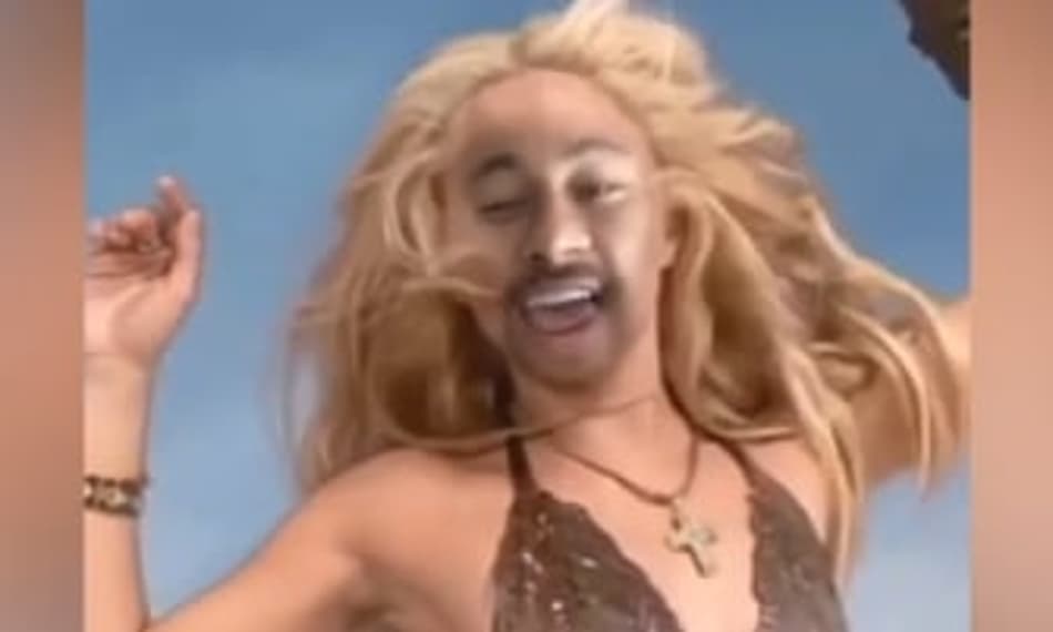 VÍDEO: Entediado? Neymar 'vira' Shakira e 'tiozão do carro do ovo' nas redes sociais