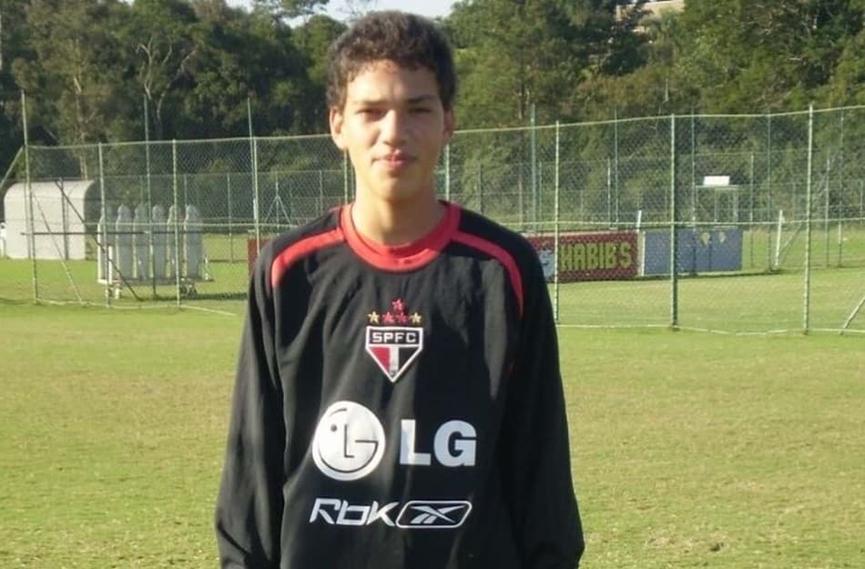Ederson faz 27 anos: Goleiro do City lembra período na base do São Paulo